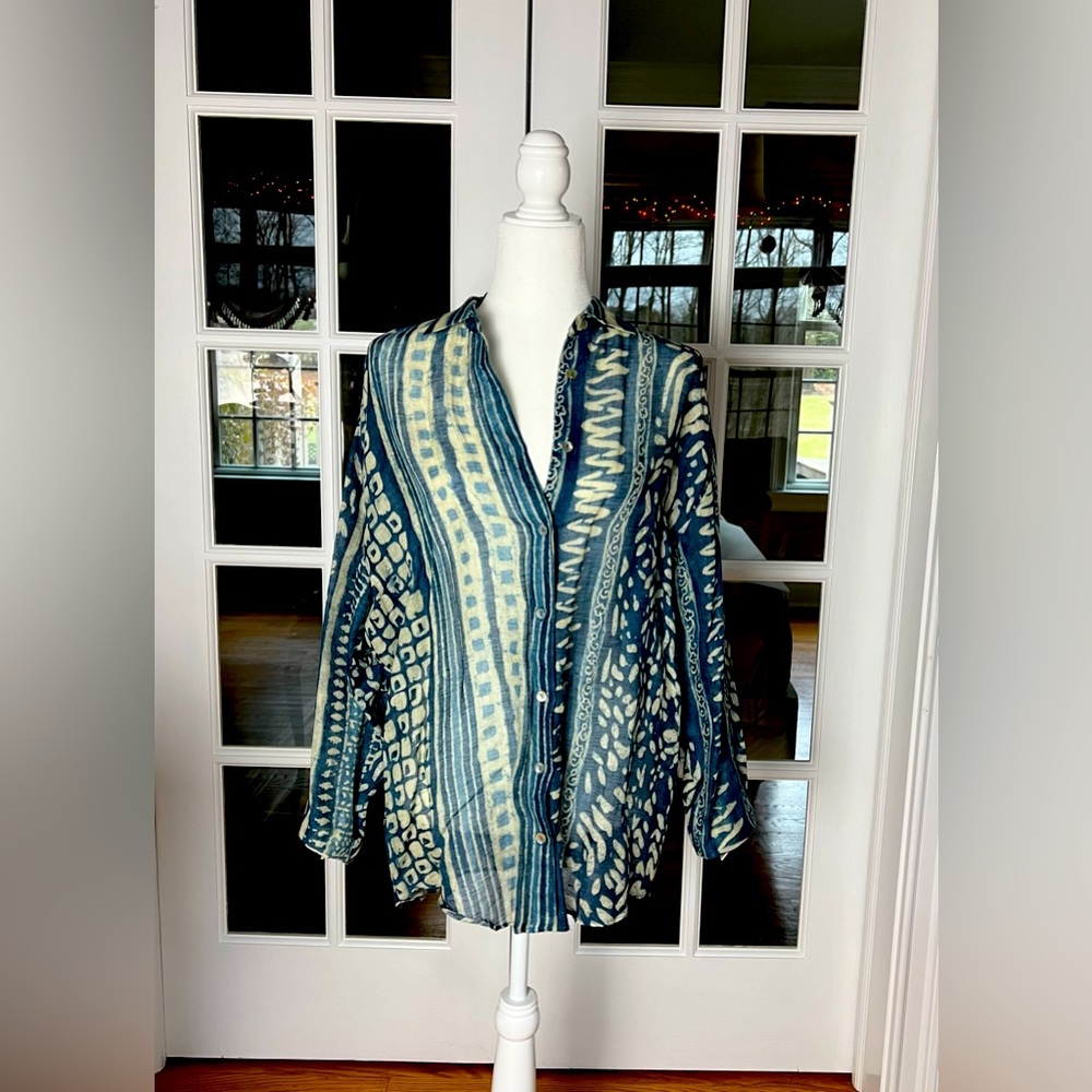 NWOT Zara Button Down Tribal Print Blouse Sz M
